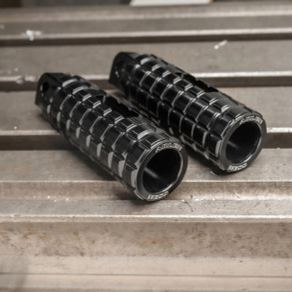 arlen-ness-black-passenger-speedliner-footpegs-fits-18-and-up-m8-softail-and-pan-america-models__94437